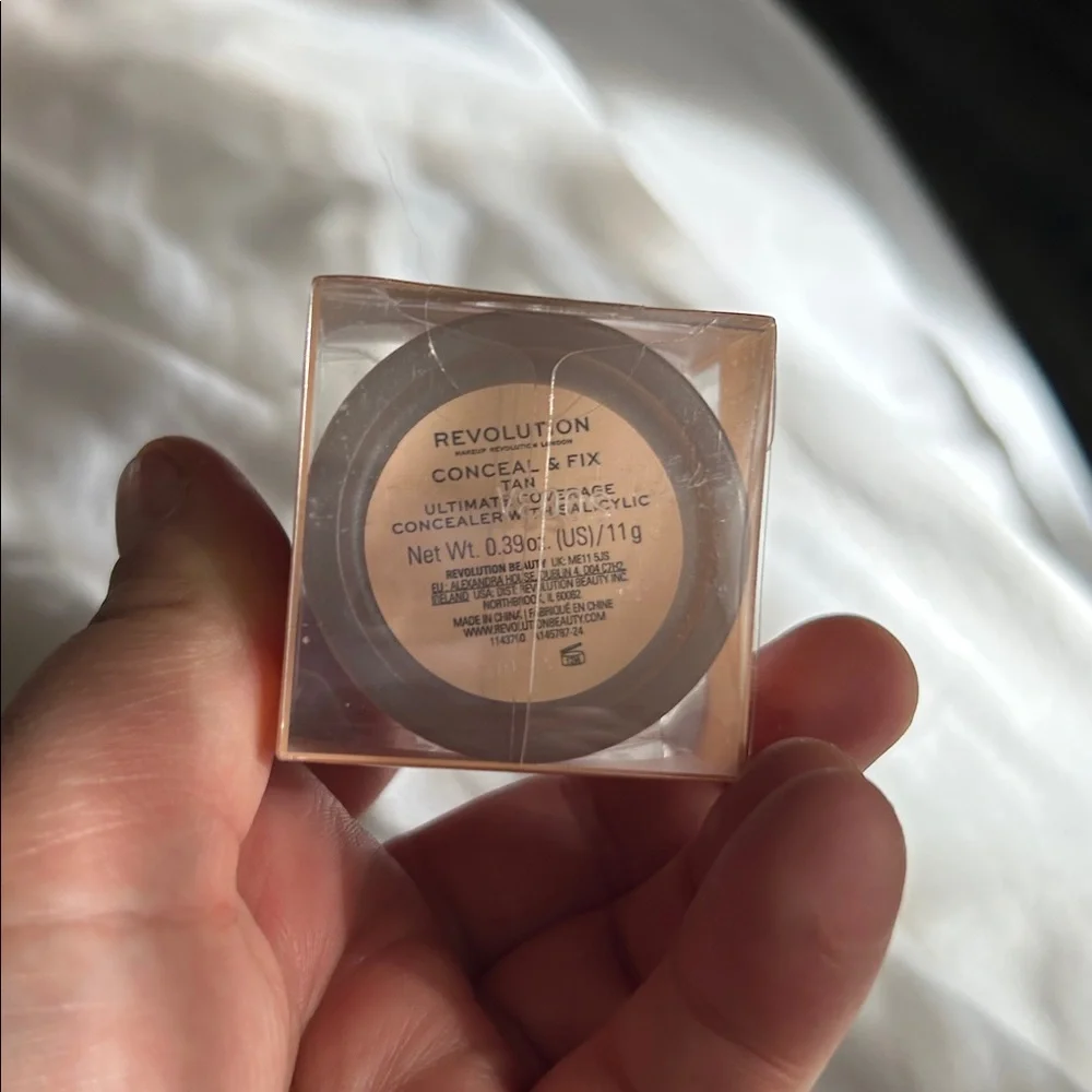 Revolution Ultimate Coverage Concealer - Tan‎ Shade